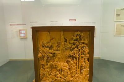 山水人物木雕展品
