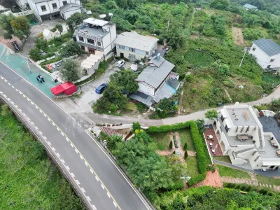乡村公路与民居